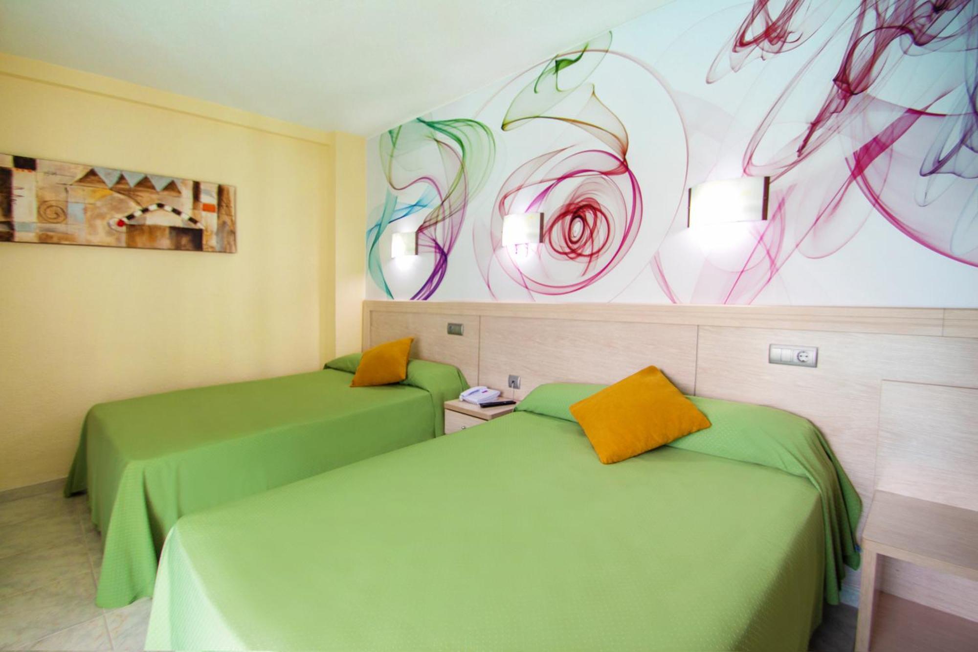 Hotel Servigroup Calypso Benidorm Zimmer foto