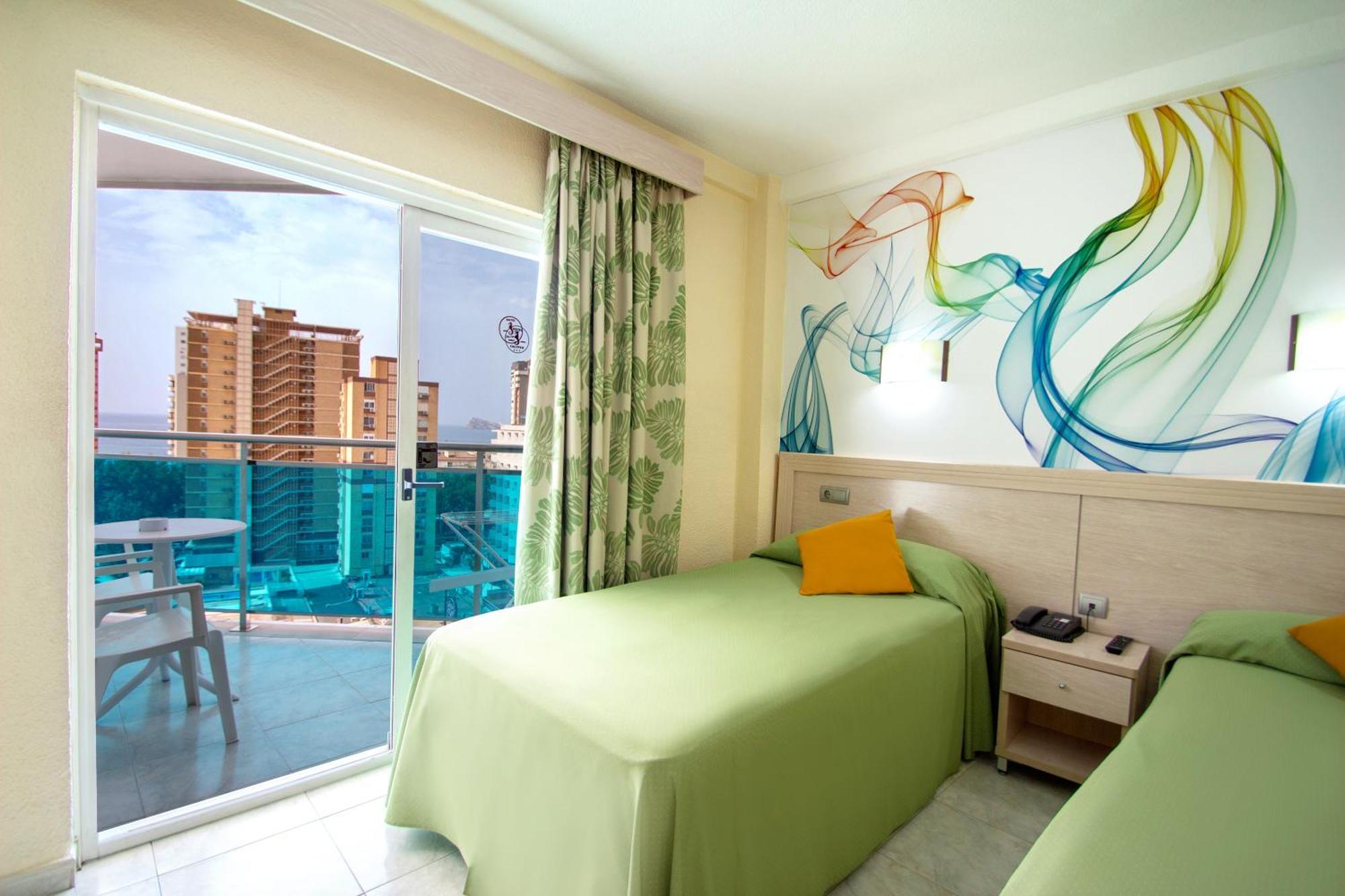 Hotel Servigroup Calypso Benidorm Zimmer foto
